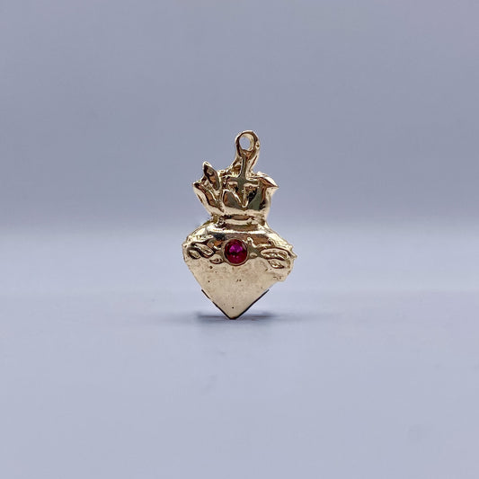 Colgante de corazón llameante